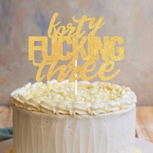 20-Piece 43rd Birthday Decoration Set – Black & Gold Gag Party Kit